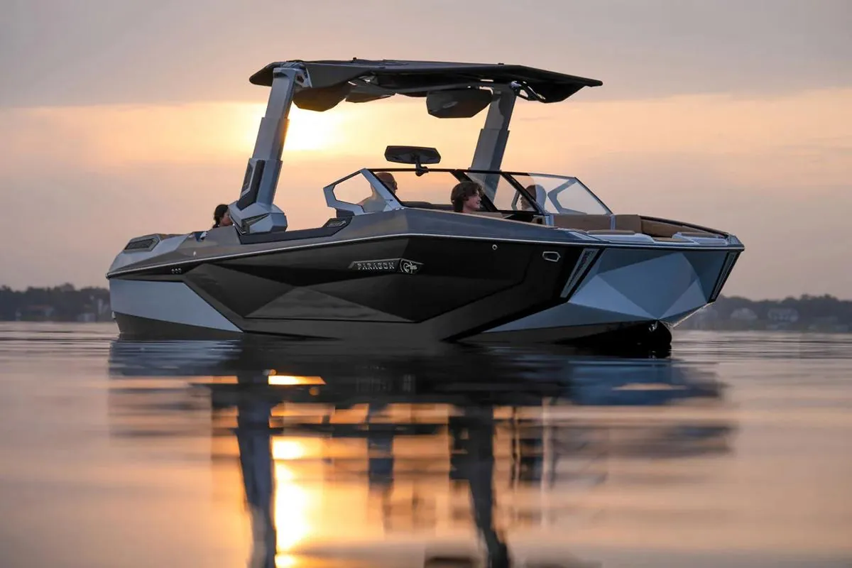 Super Air Nautique G25 — 9 mts charter yacht available in Marbella